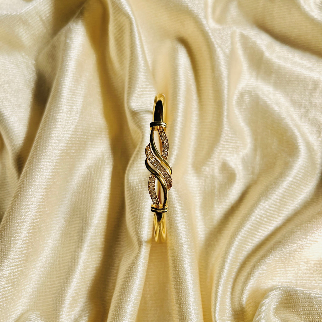 Eterna Wave Bangle