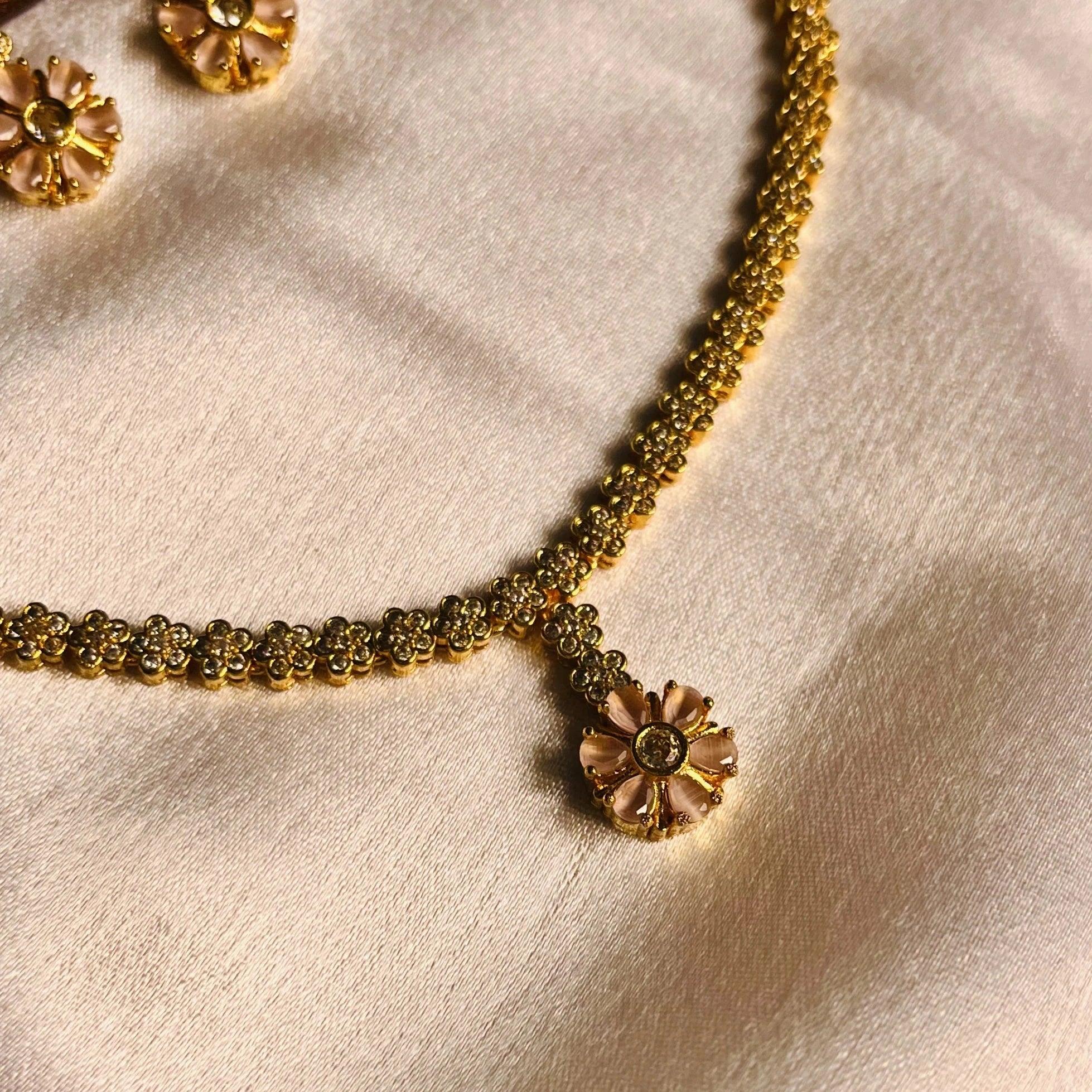 Blush petal Necklace set