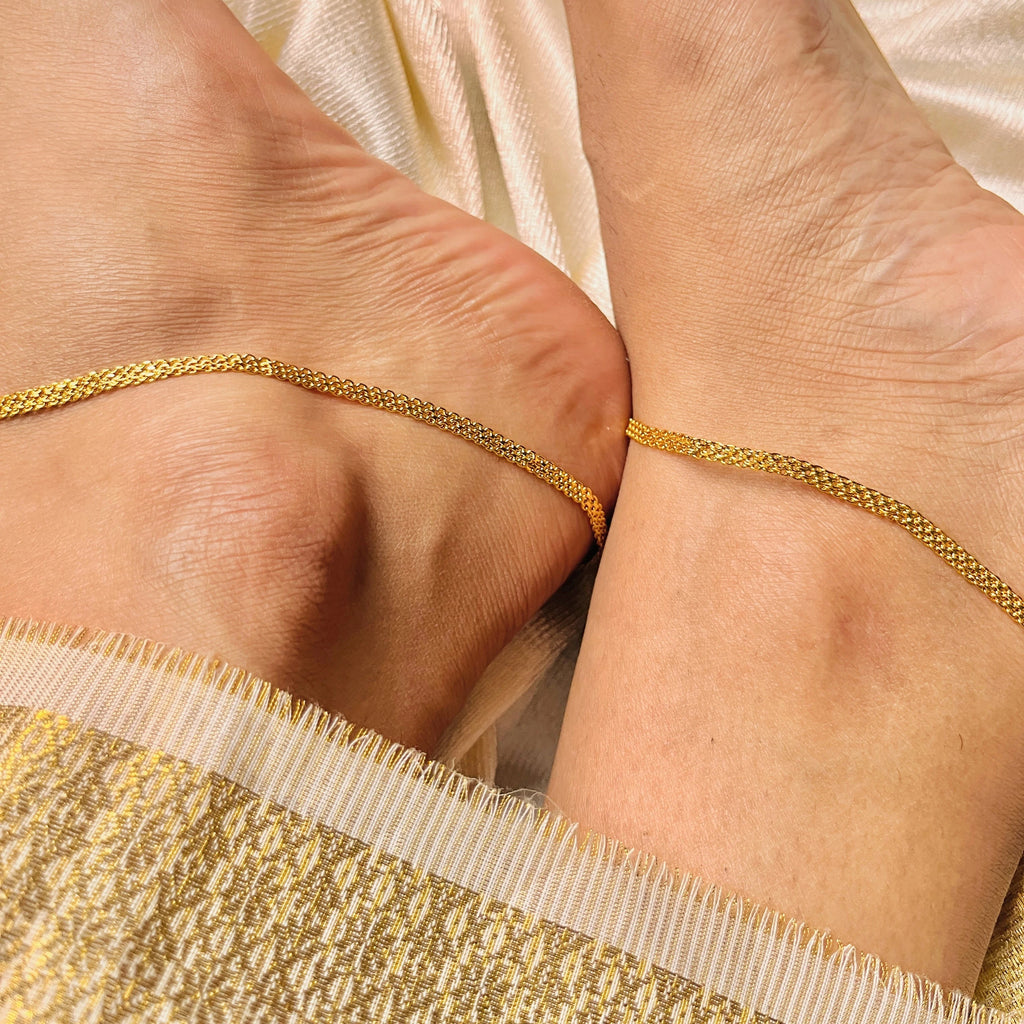 Urvashi thin Anklet