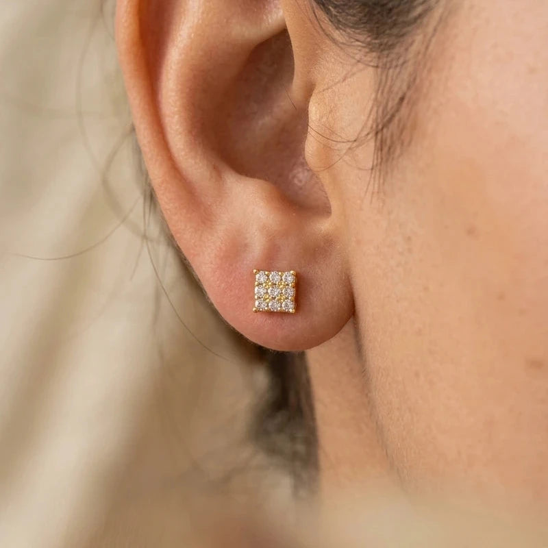 Squara Studs