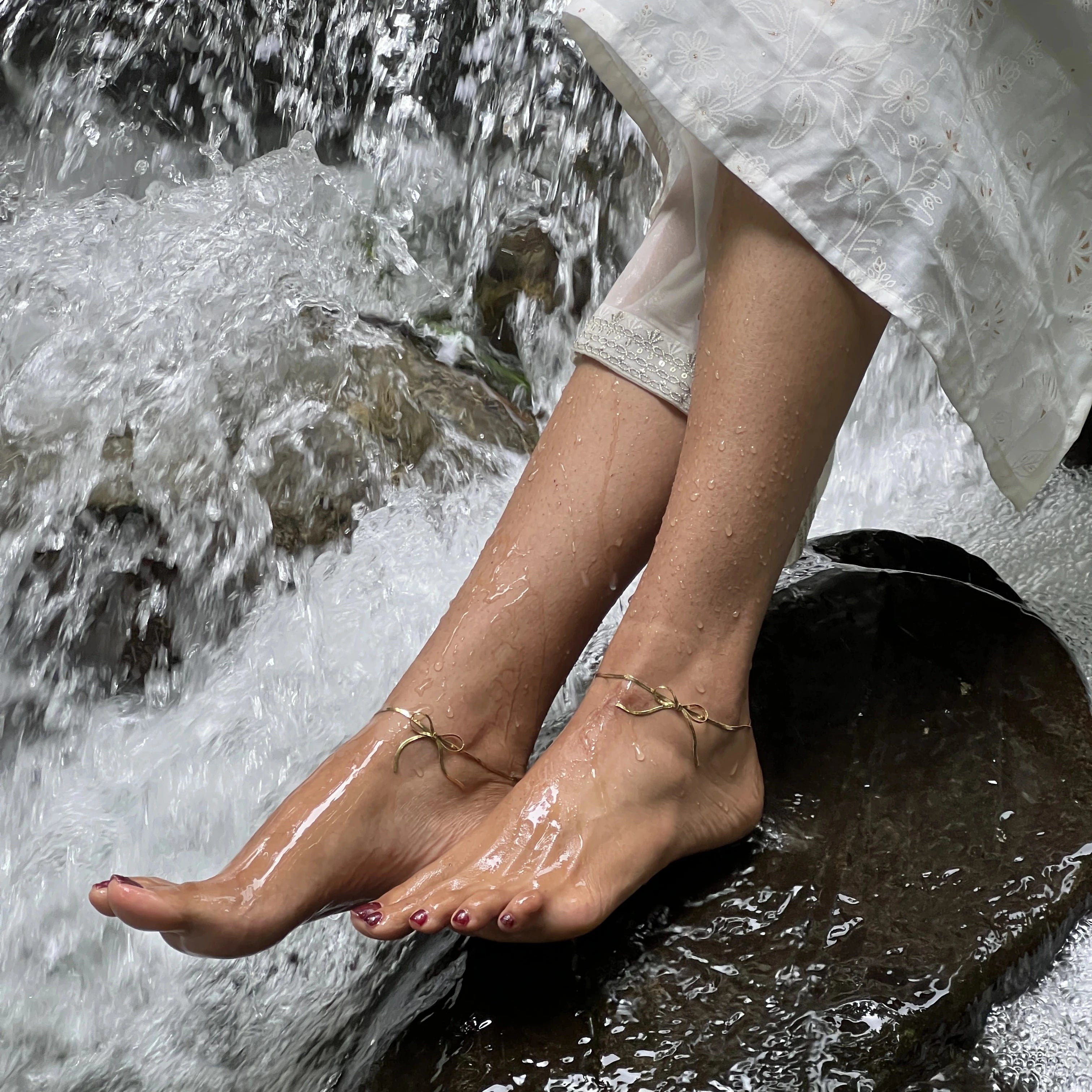 Bow anklet