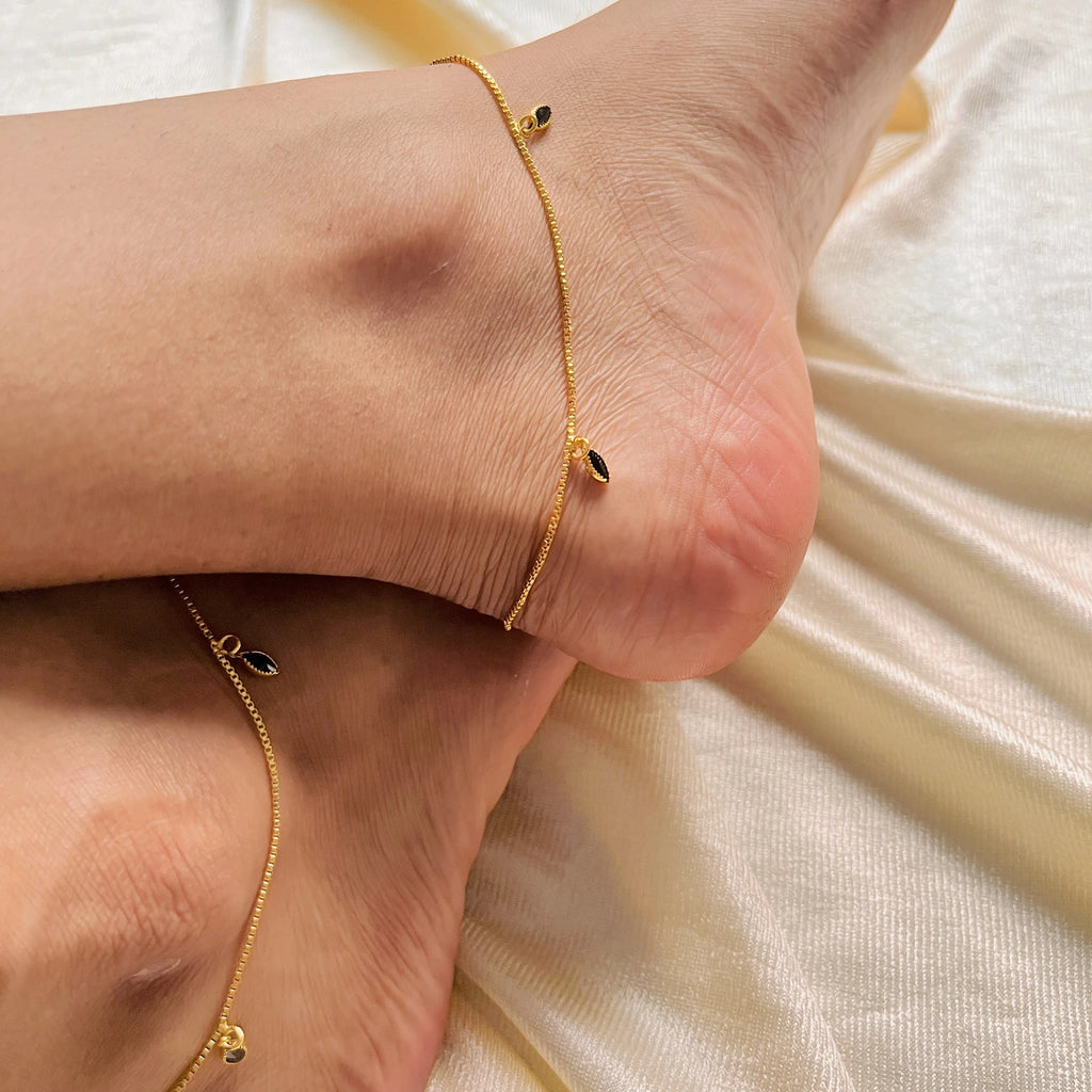Black Petal Anklet