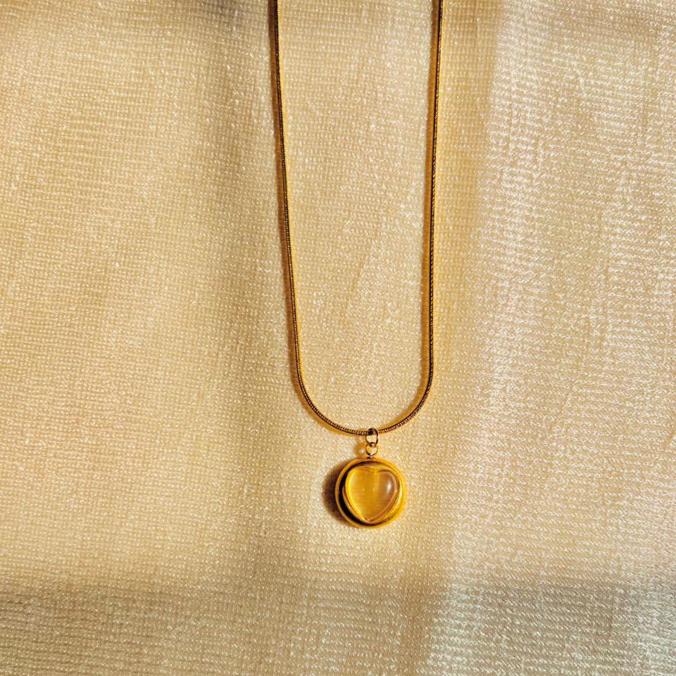 Golden Heart Minimal Necklace