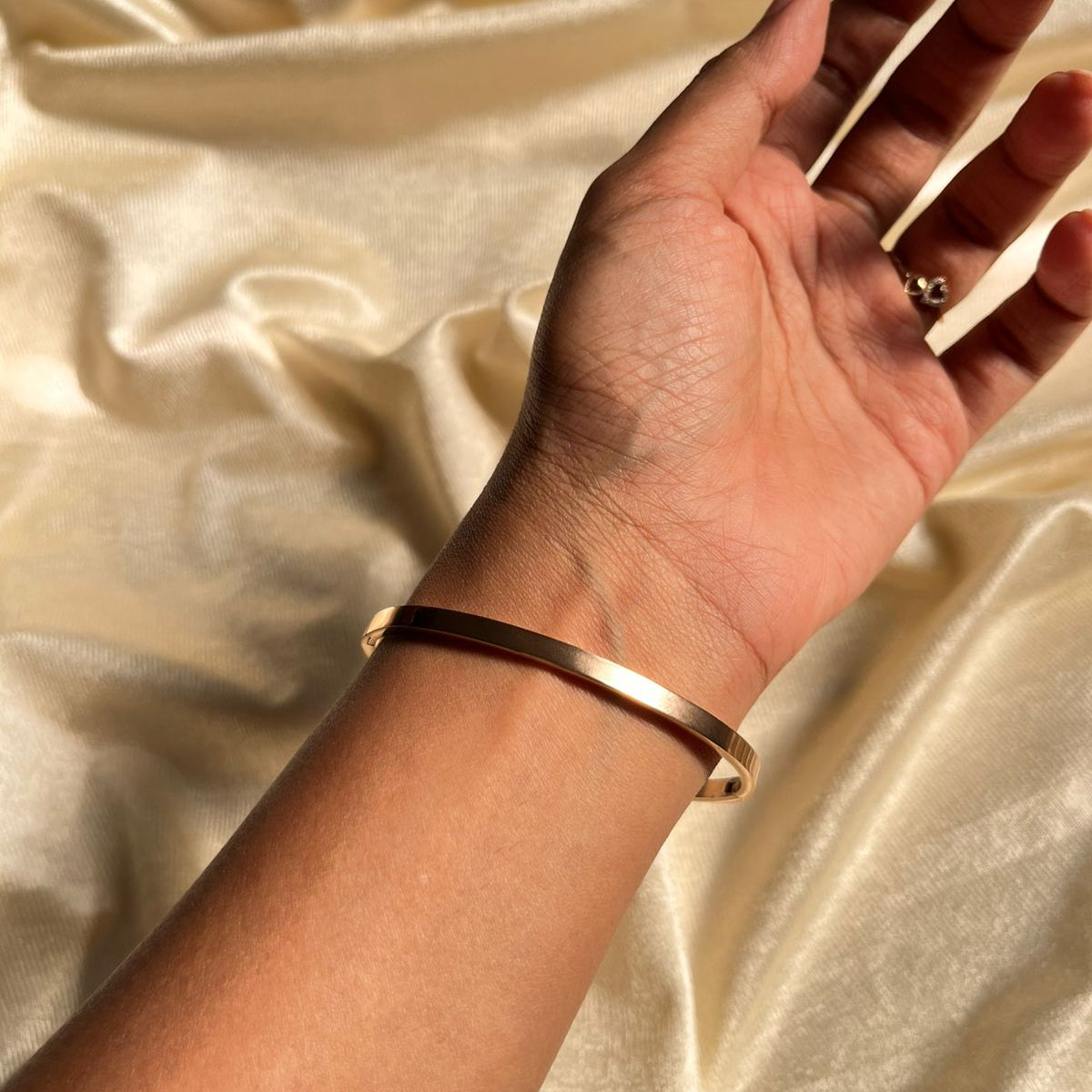 S steal golden Bangle