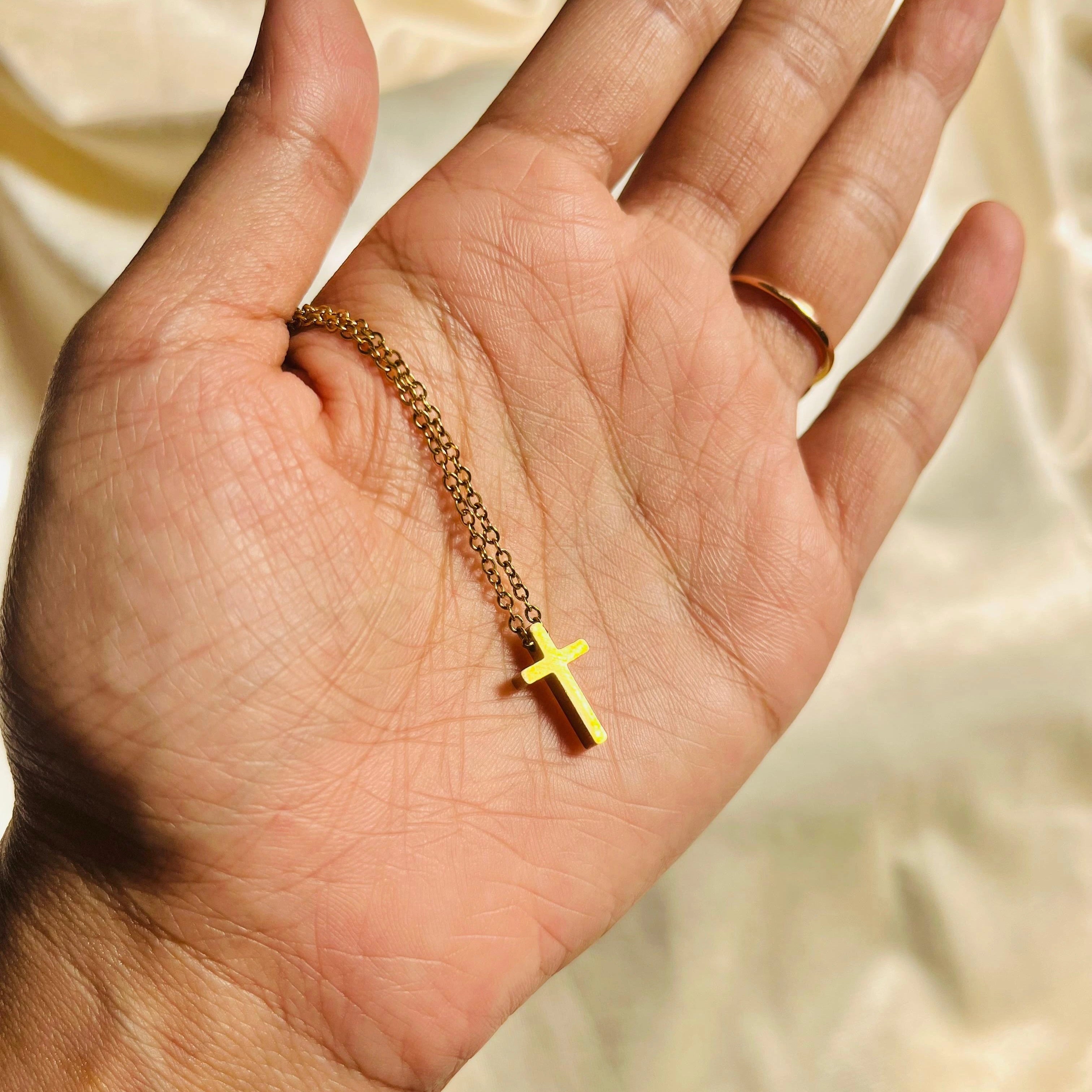 Minimal Cross Necklace