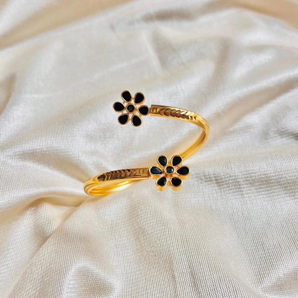 Floral flexible bangle